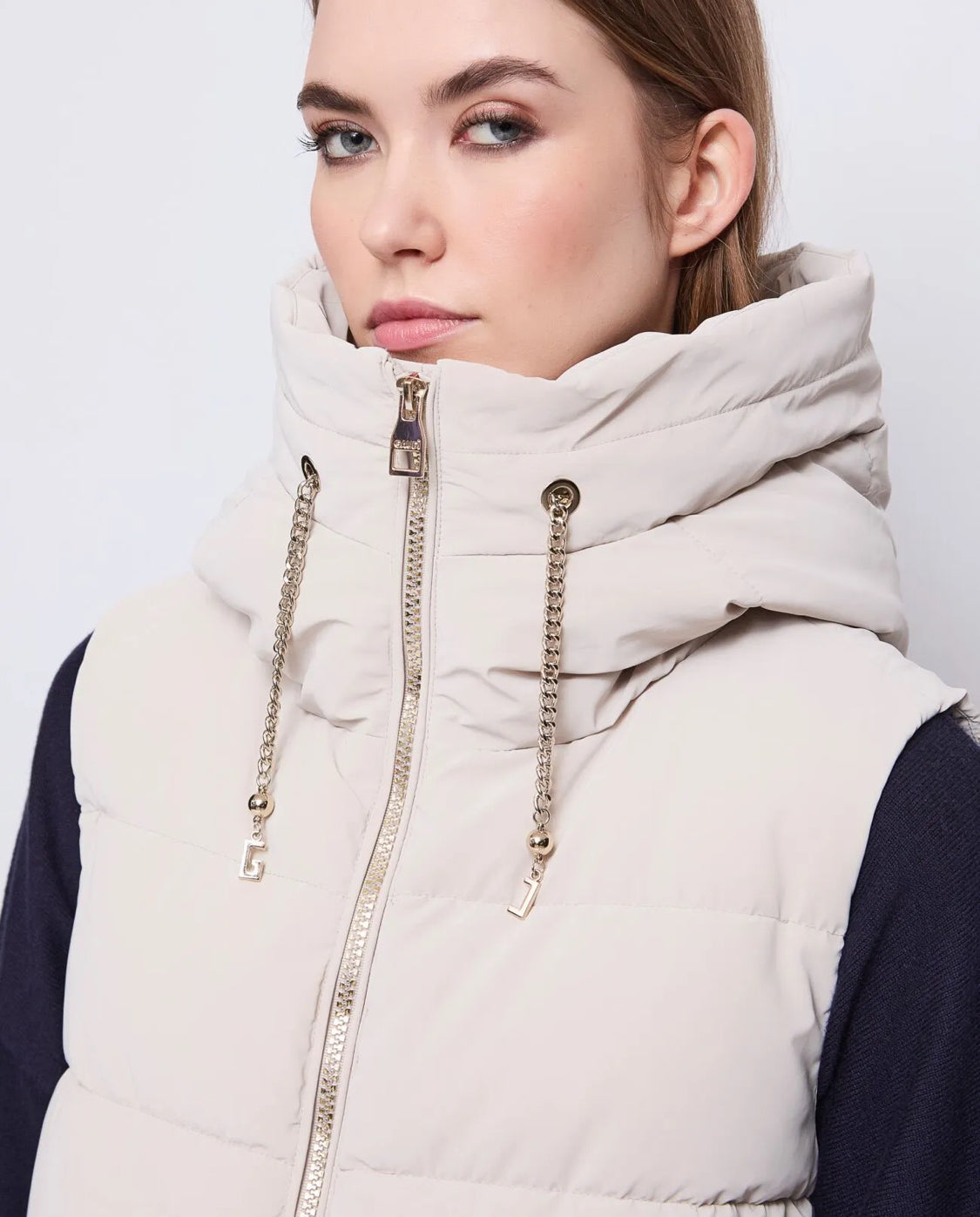 GAUDI Women's vest with hood and chain drawstring 521BD35008