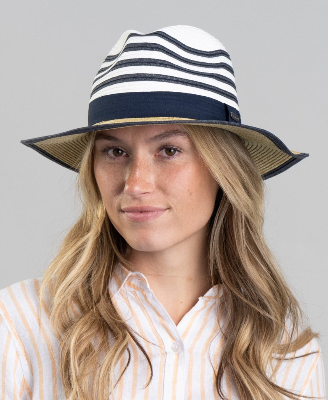 BARBOUR WOMEN’S kenmore Fedora in Navy/White/ecru