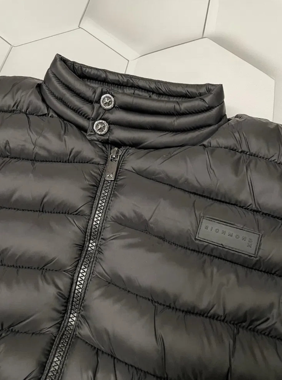 Richmond X Feather down jacket with front pockets with cemeira, long sleeves with cuffs and high collar UMA25154PI