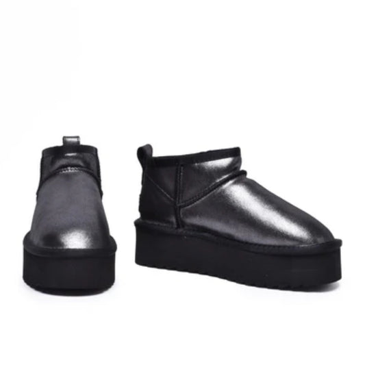 Colors of California Short boot in metal suede