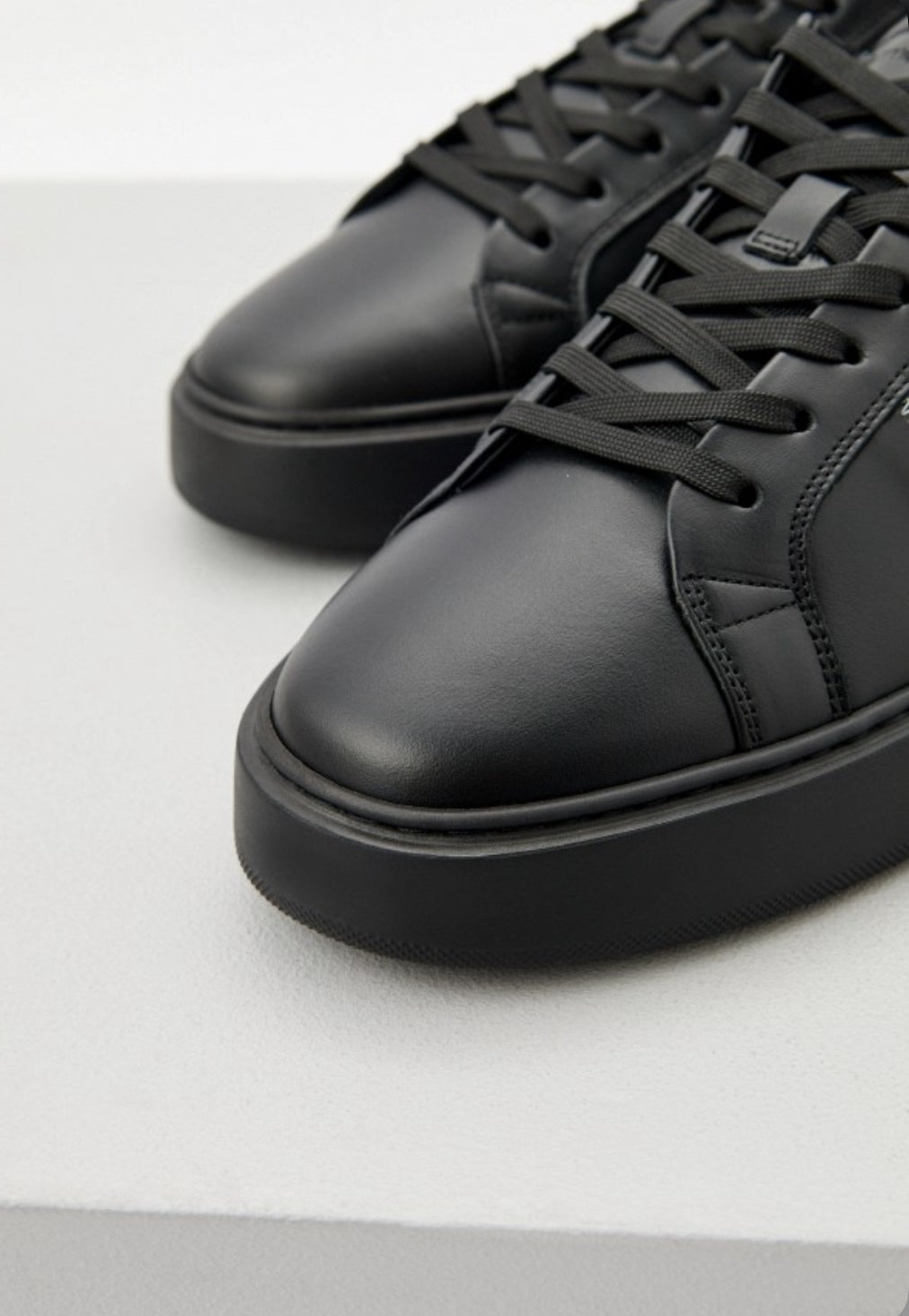HARMONT & BLAINE SNEAKERS
