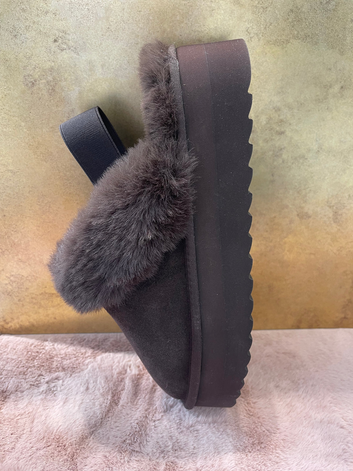 COLORS OF CALIFORNIA YURO SHEEPSKIN
SHEEPSKIN-LINED SLIPPER HC.YWPLA07