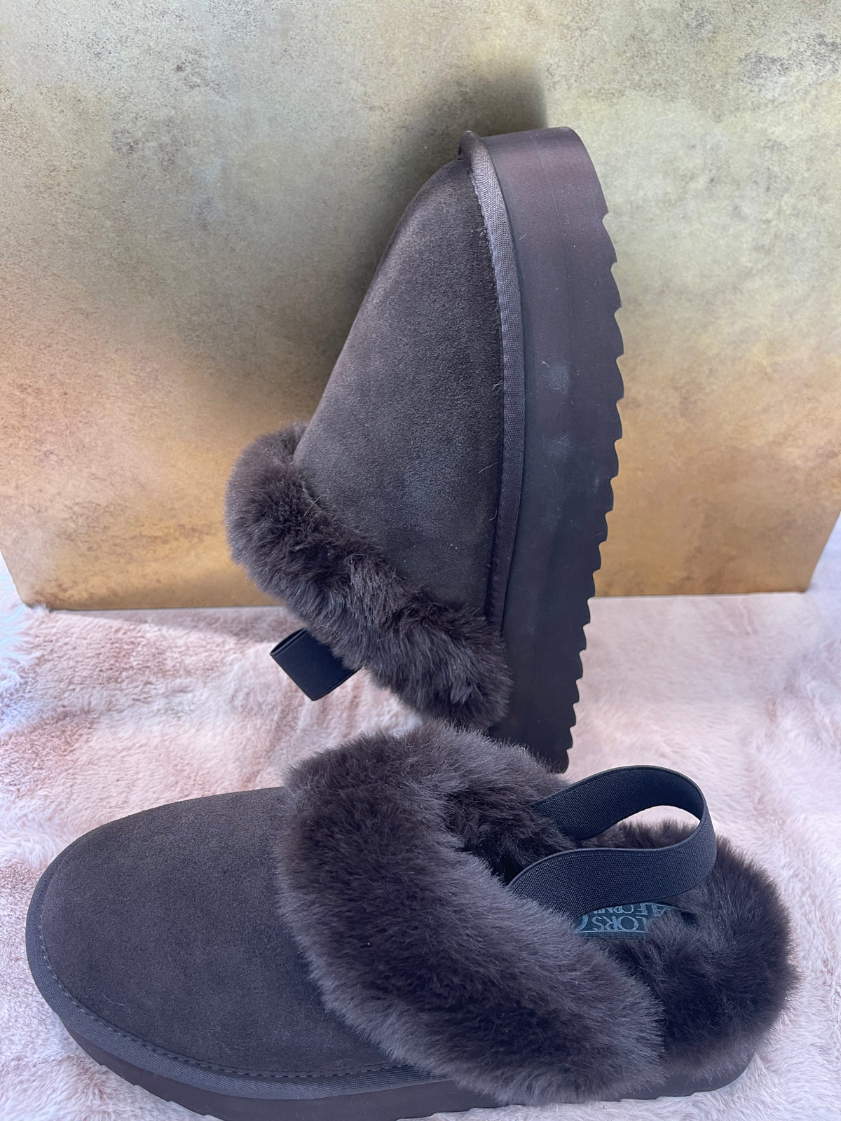 COLORS OF CALIFORNIA YURO SHEEPSKIN
SHEEPSKIN-LINED SLIPPER HC.YWPLA07