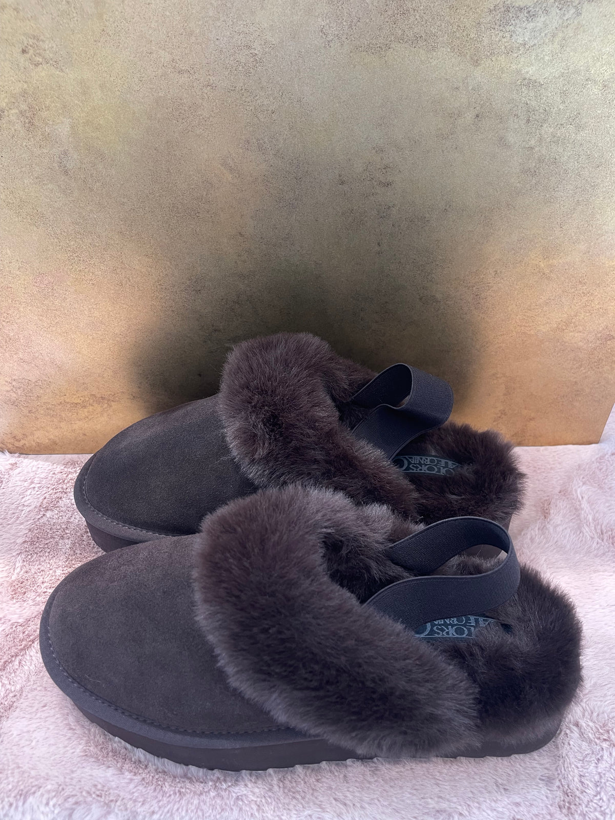 COLORS OF CALIFORNIA YURO SHEEPSKIN
SHEEPSKIN-LINED SLIPPER HC.YWPLA07